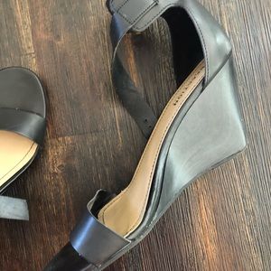 Kenneth Cole Reaction Shoes - Kenneth Cole black wedge sandals Kenneth Cole Reaction Shoes - Kenneth Cole black wedge sandals